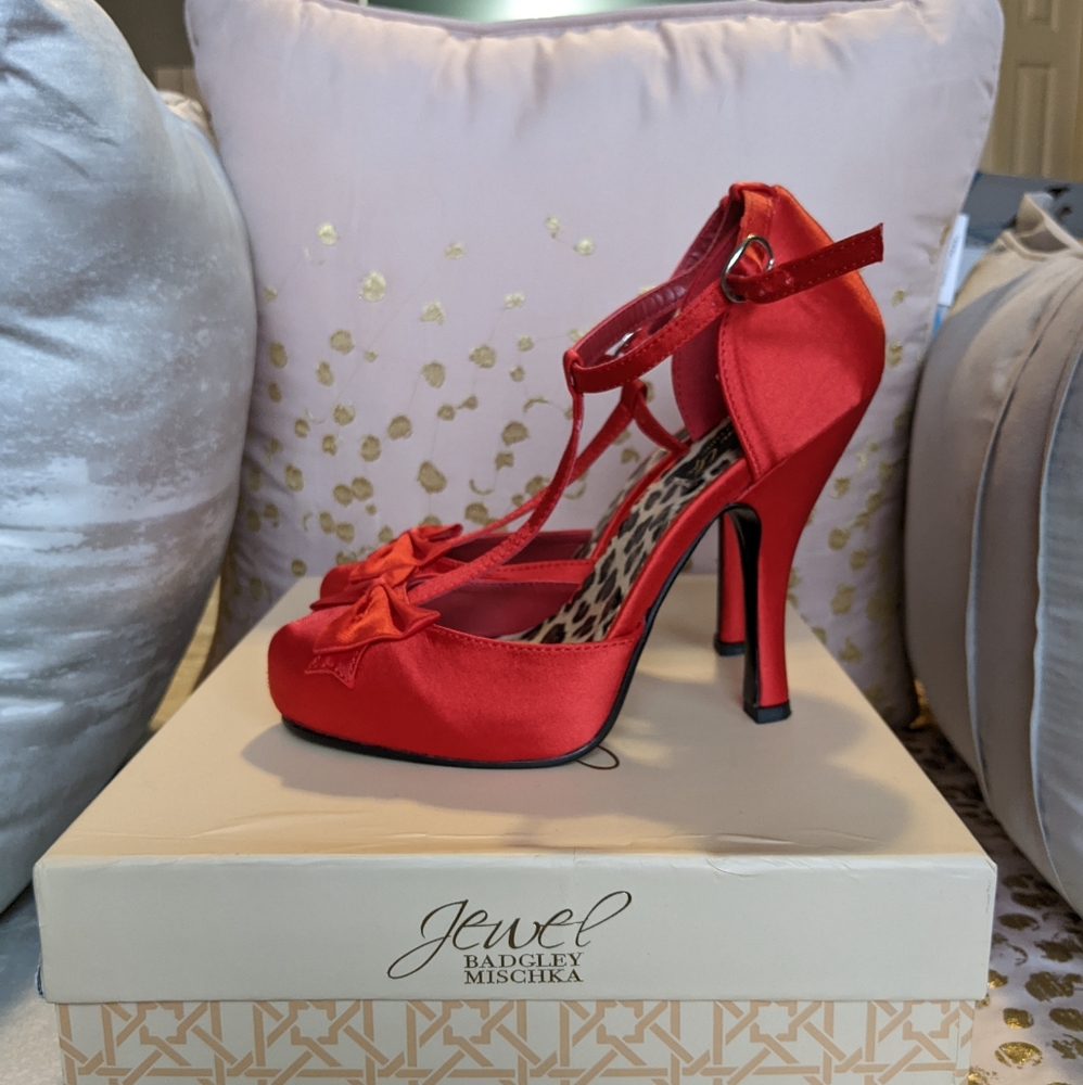Pinup Girl Satin Red Pump